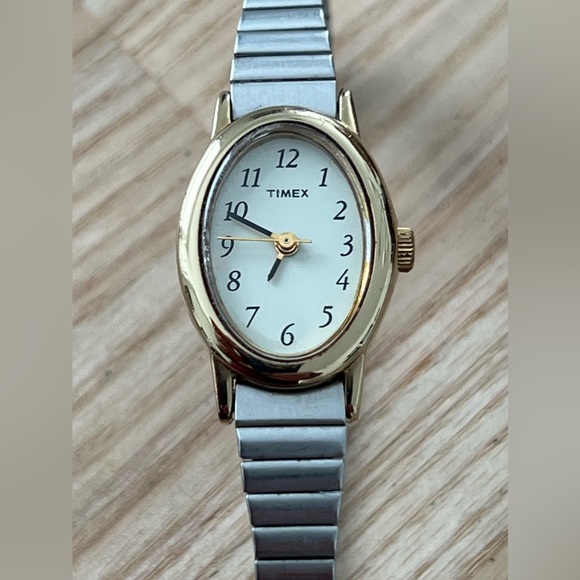 Timex Vintage Ladies Watch Gold-Tone Case Matte Stainless Bracelet White Dial main image 6